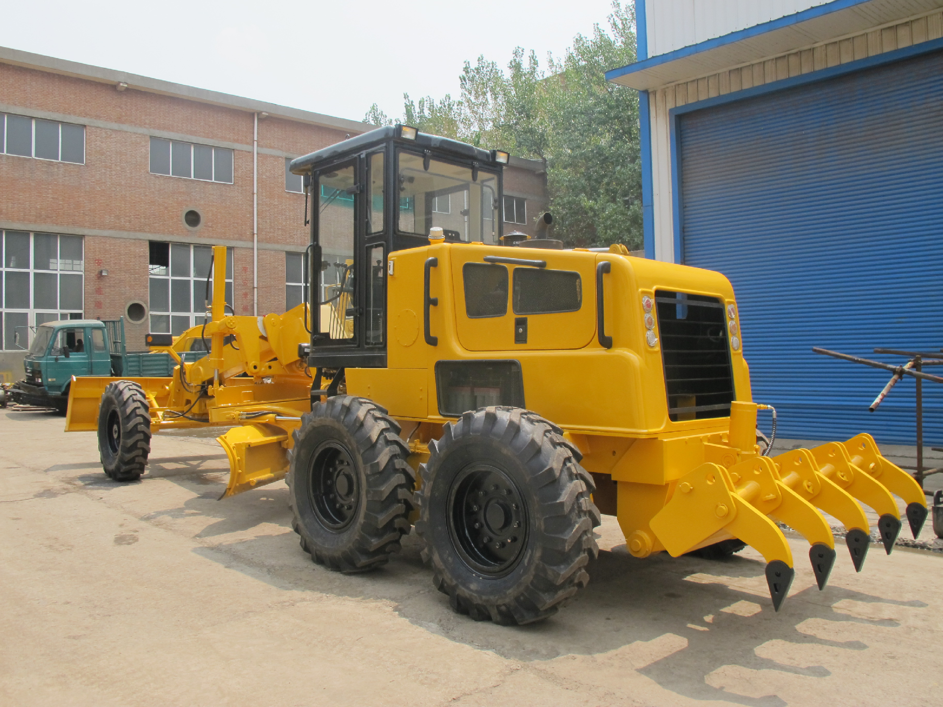 Grader PY135