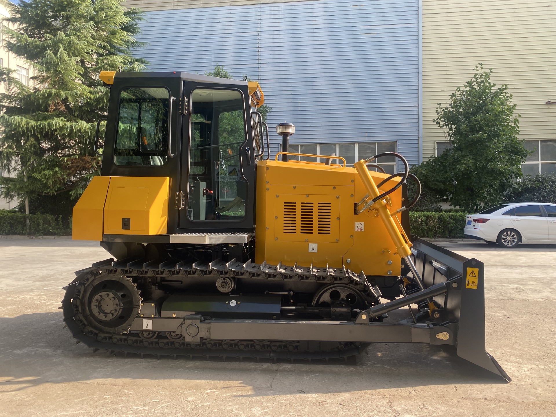 Small standard bulldozer  SD08