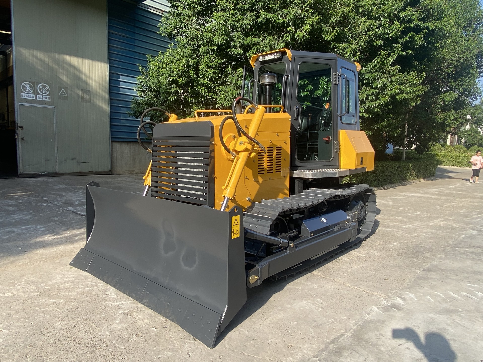 Small standard bulldozer  SD08