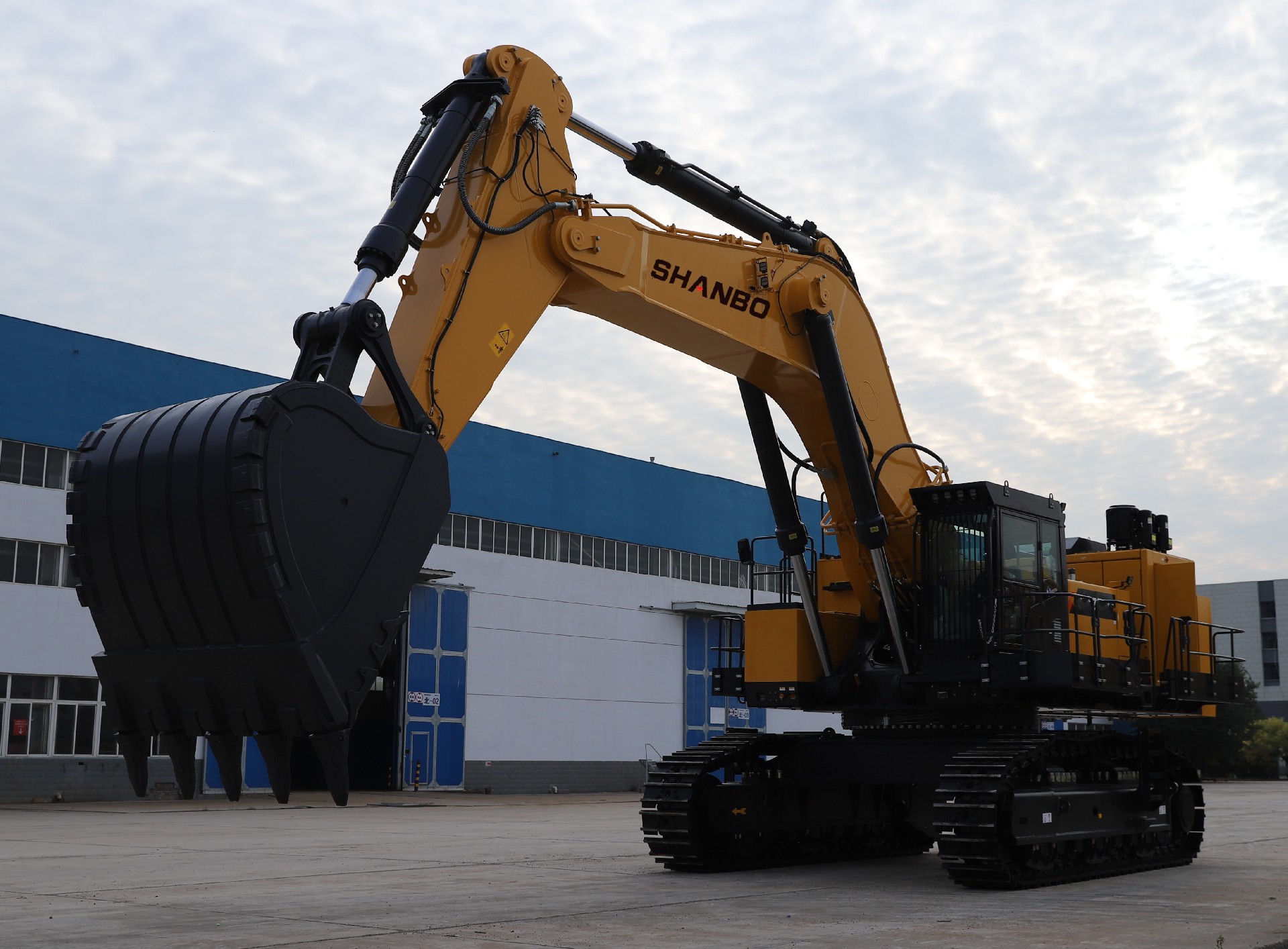 Hydraulic excavator SH1250