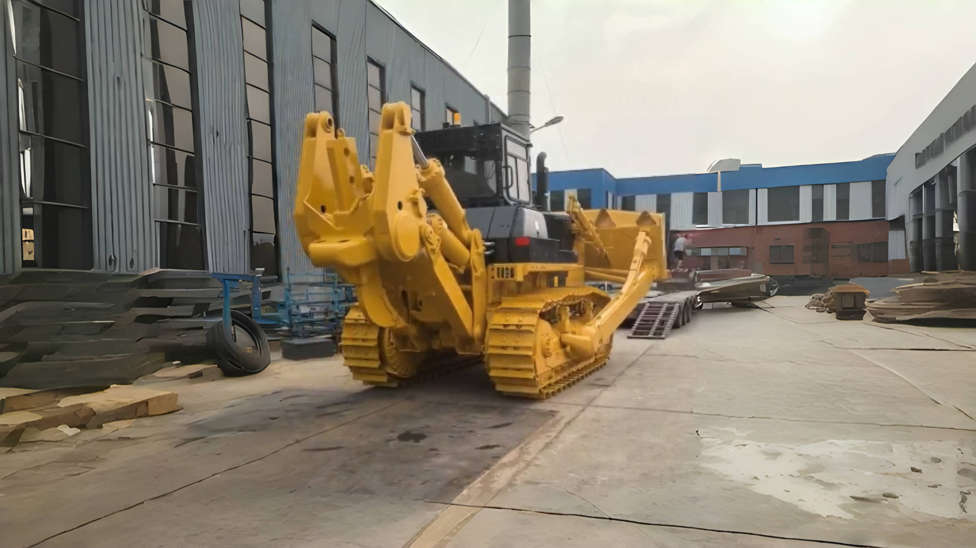 Export a bulldozer model SD32 to Russian market.