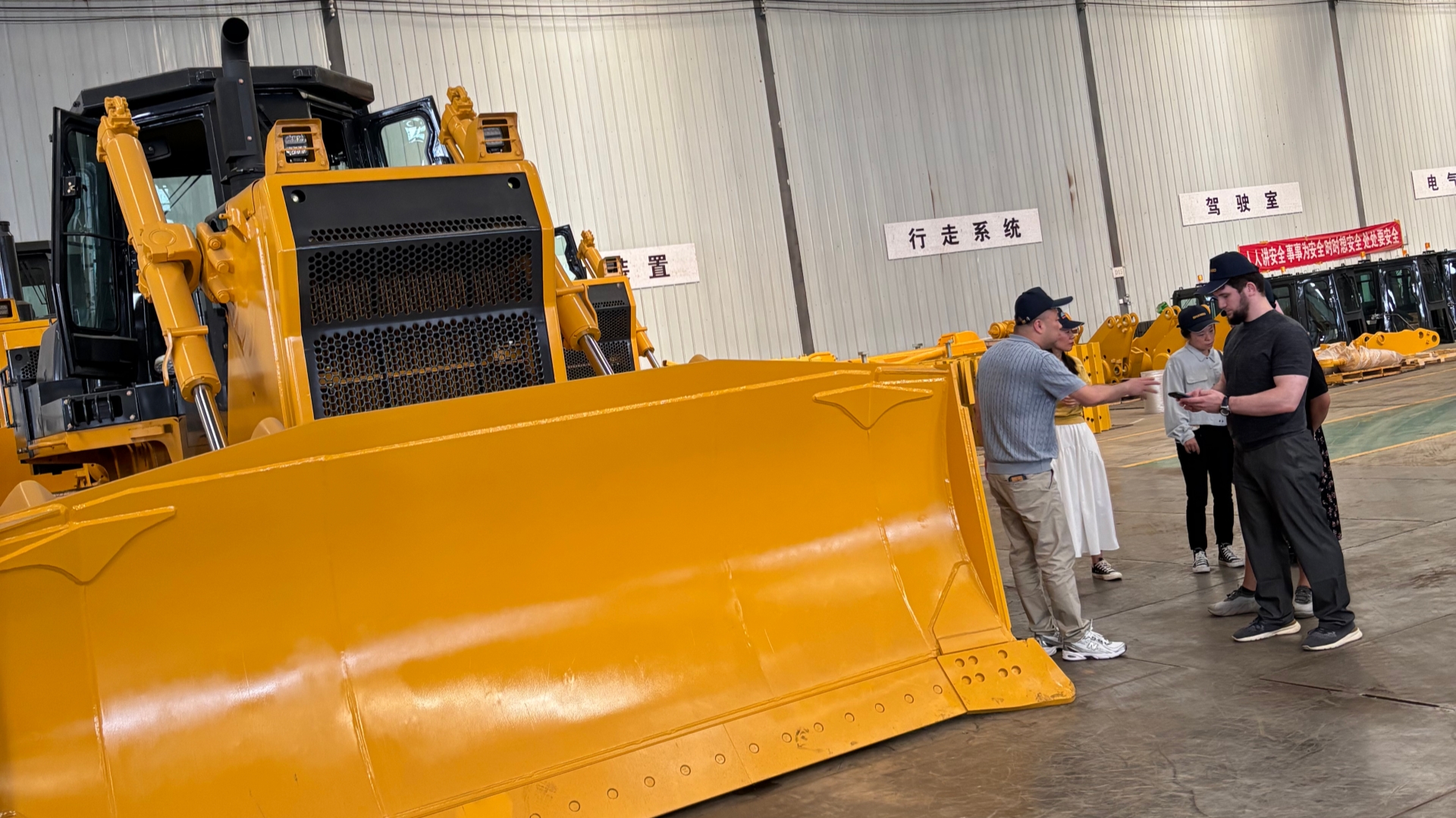 Witnessing craftsmanship and strength firsthand; joining hands to build a mutually beneficial future.